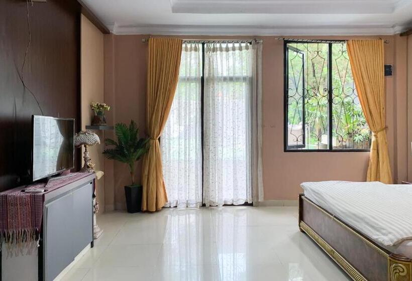 Номер Deluxe, Sr Residence Near Mall Ciputra Cibubur Mitra Reddoorz