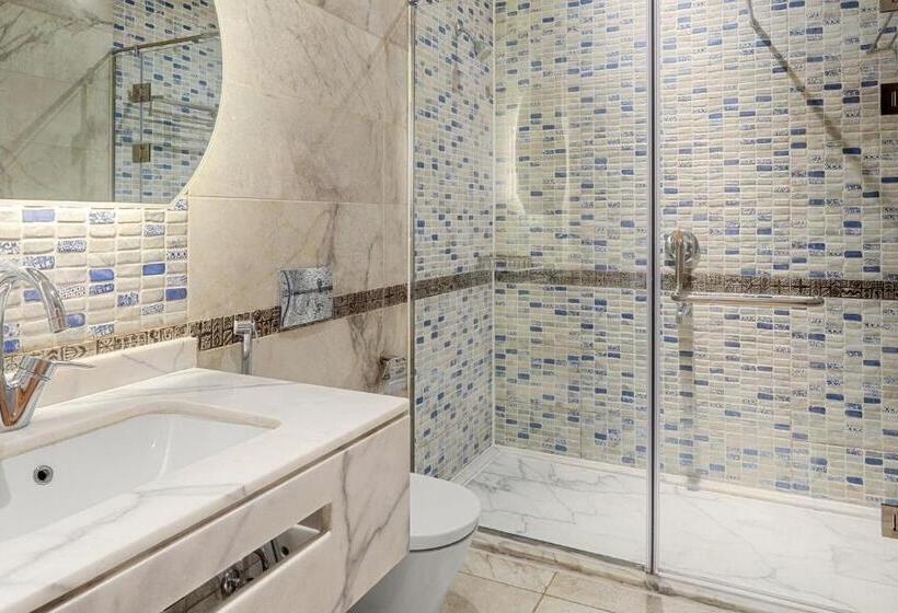 3 Bedroom Duplex Apartment, Crystal Lotus Luxury Palace   By Pickalbatros