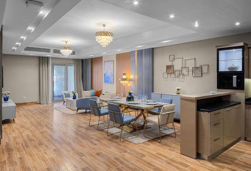 3 Bedroom Duplex Apartment, Crystal Lotus Luxury Palace   By Pickalbatros