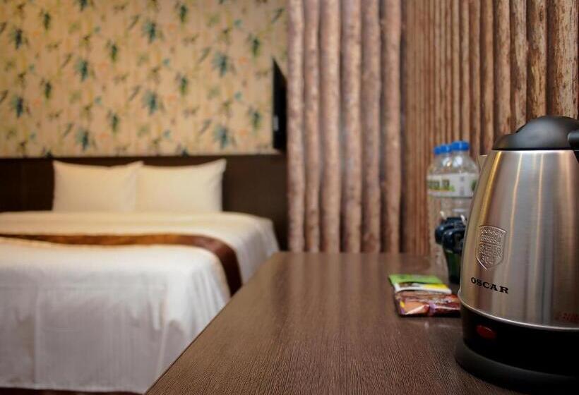 اتاق راحتی سه تخته, Aace