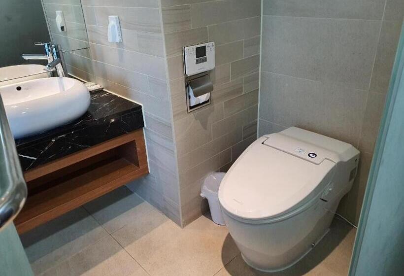 Номер Deluxe Кровать Кинг, Golden Tulip Jeju Seongsan