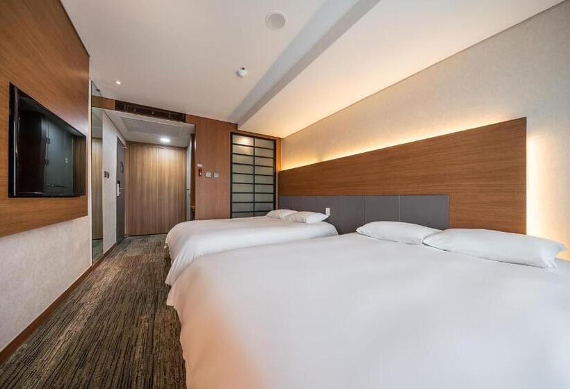 Семейный Номер Deluxe, Golden Tulip Jeju Seongsan
