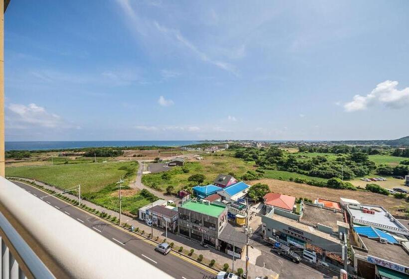 Семейный Номер Deluxe, Golden Tulip Jeju Seongsan