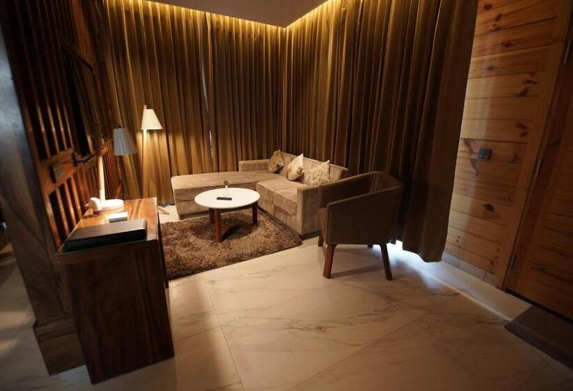 스탠다드 룸 산 전망, Kasauli Hills Resort