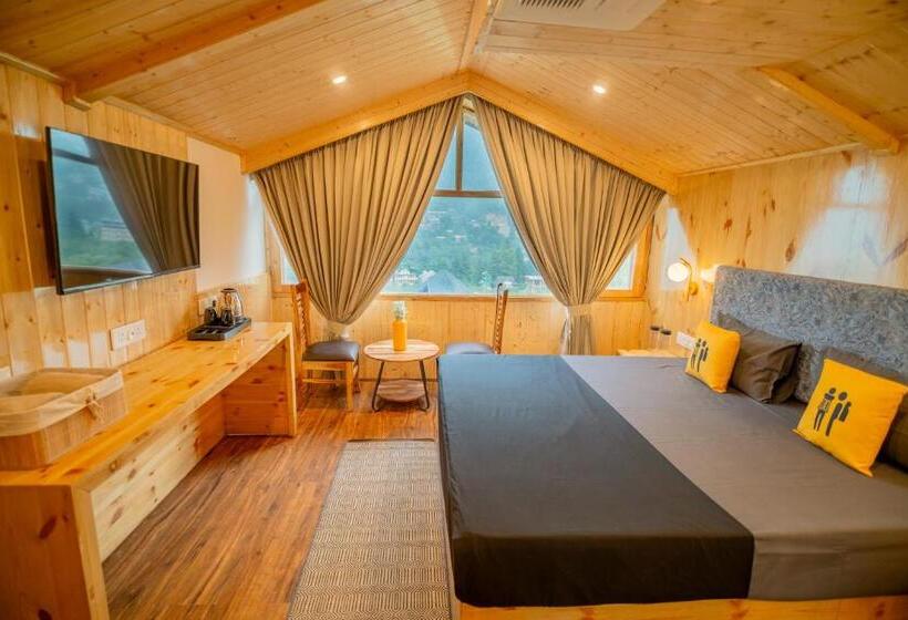 اتاق لوکس با چشم‌انداز, The Hosteller Old Manali, Manu Temple