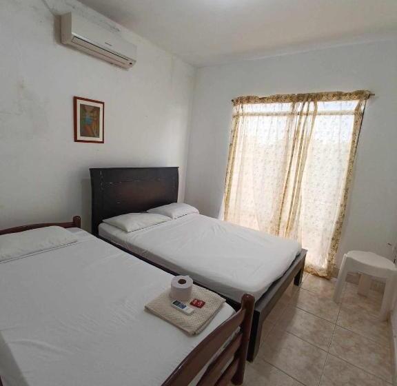 스탠다드 트리플 룸, Hostal La Milagros