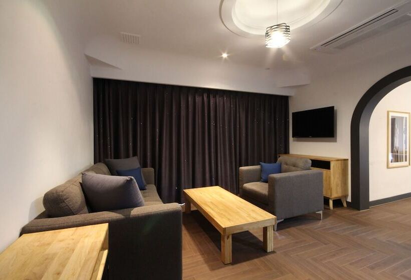 Люкс, Brown Dot Hotel Jinhae