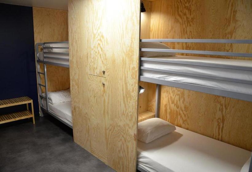 Bed in Shared Room with Shared Bathroom, Eklo Hotels Lille