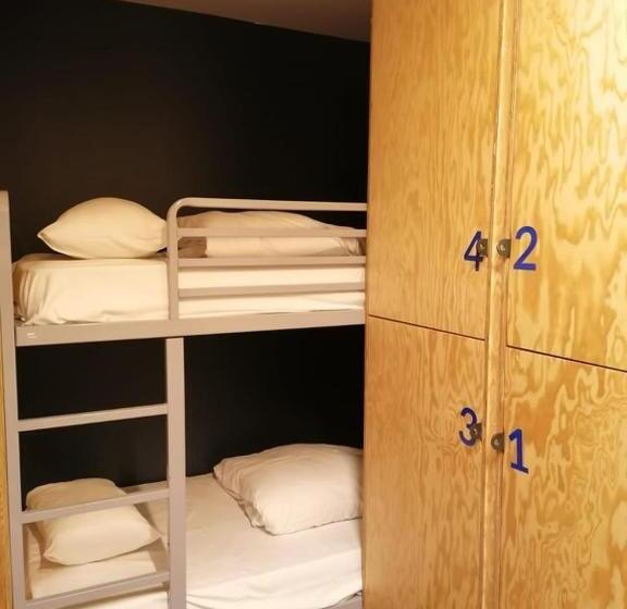 Bed in Shared Room with Shared Bathroom, Eklo Hotels Lille