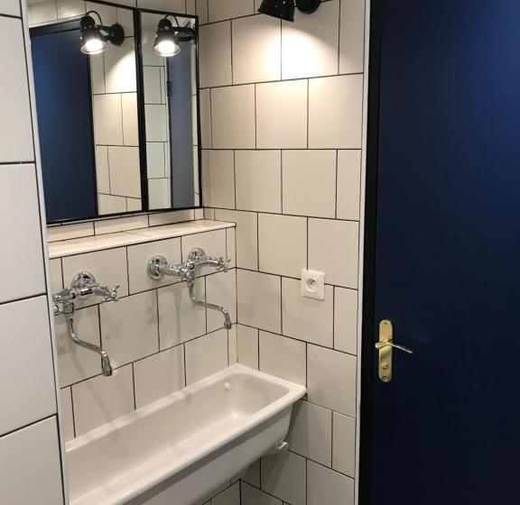 تختخواب در اتاق مشترک, Eklo Hotels Lille