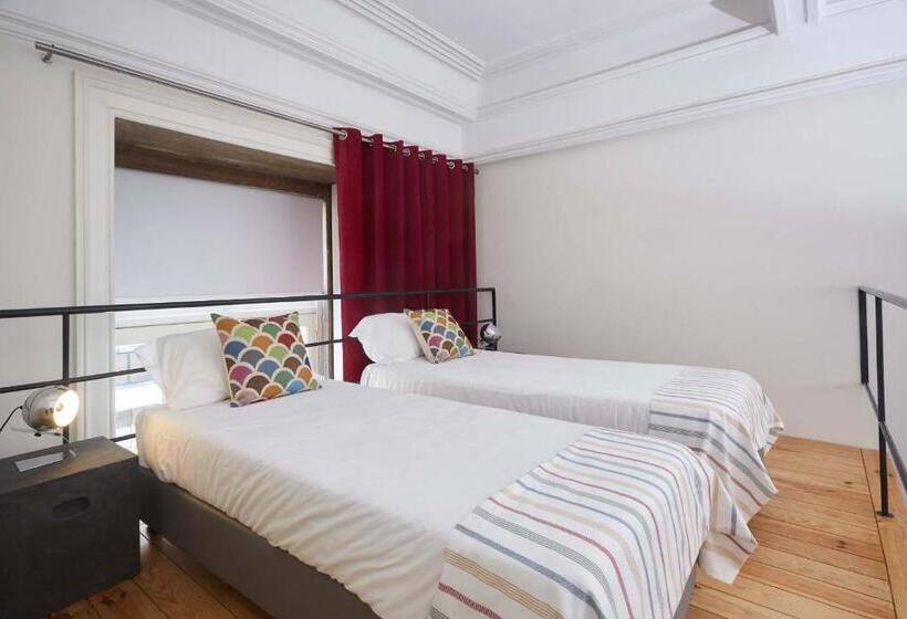 اتاق استاندارد با سرویس بهداشتی مشترک, The Passenger Hostel