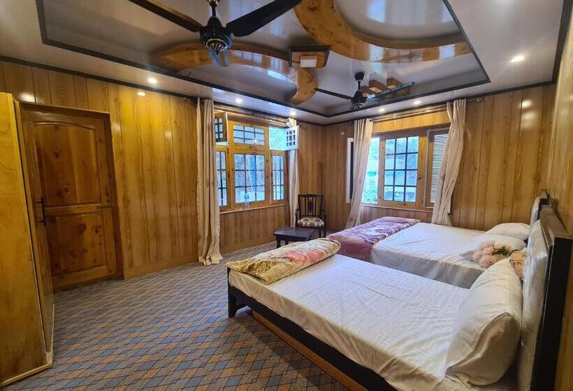 اتاق استاندارد سه نفره, Rus Olive Lodge Skardu