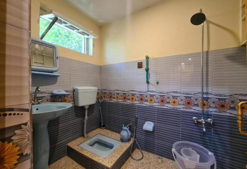 اتاق استاندارد با تخت بزرگ, Rus Olive Lodge Skardu