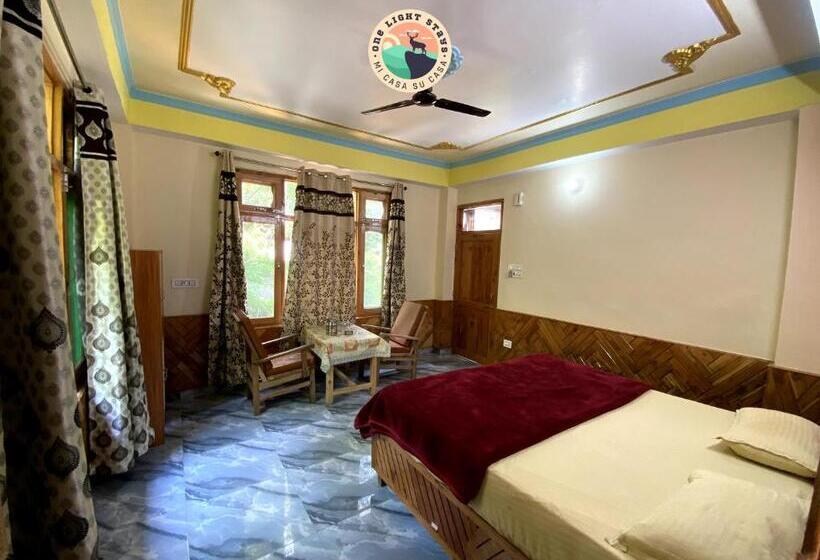 Номер Deluxe, Bhoj Hotel X One Light Stays