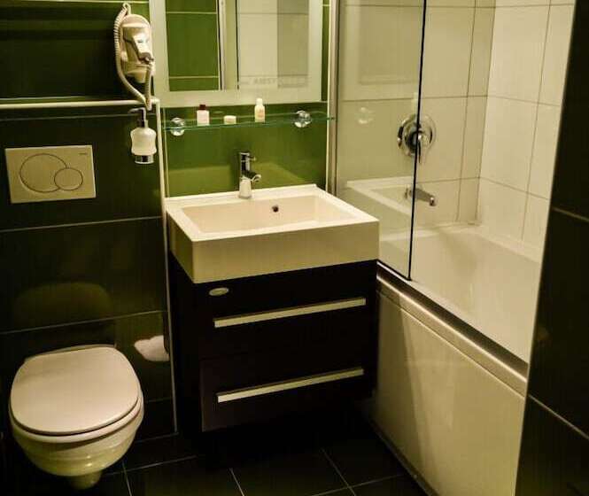 اتاق سوپریور سه تخته, Amsterdam