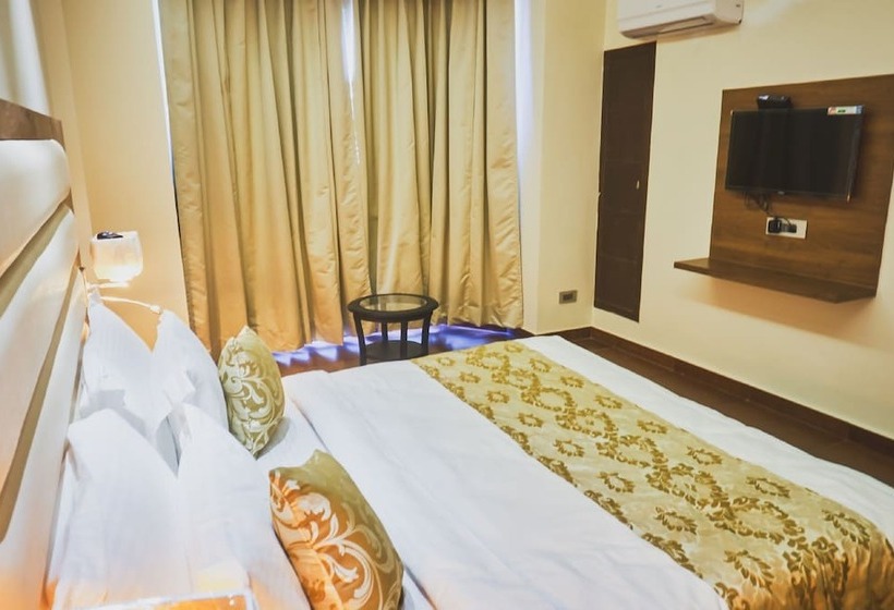 اتاق اجرایی, Ganpati Hotel Katra
