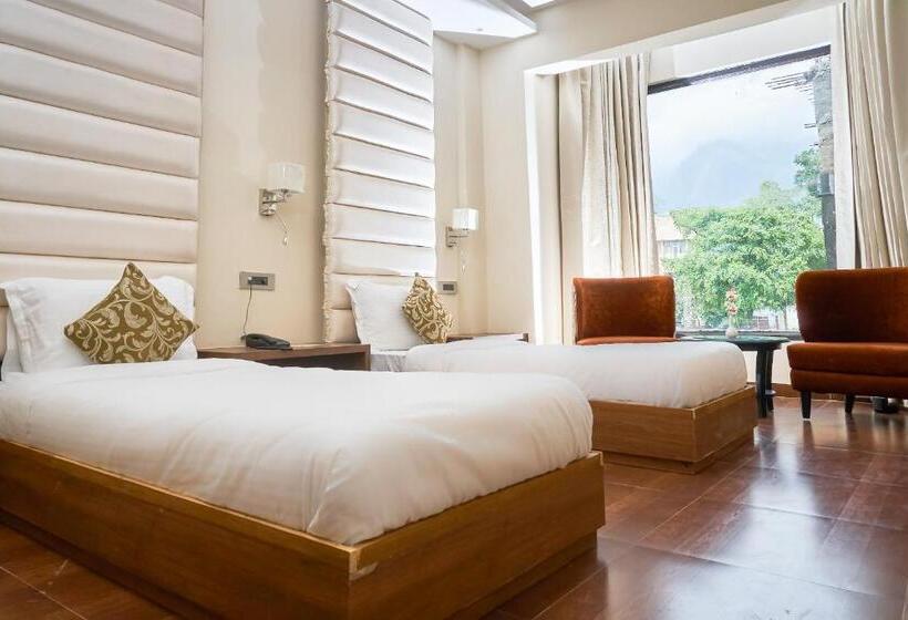 اتاق اکونومی, Ganpati Hotel Katra