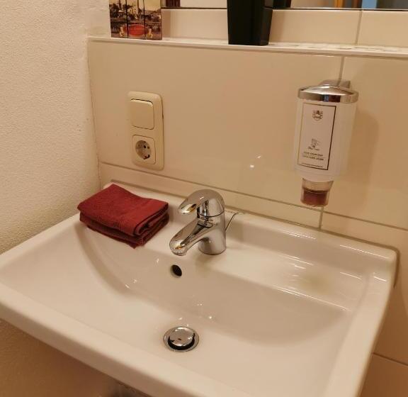 Номер Стандарт, Turmhotel Zum Erasmus