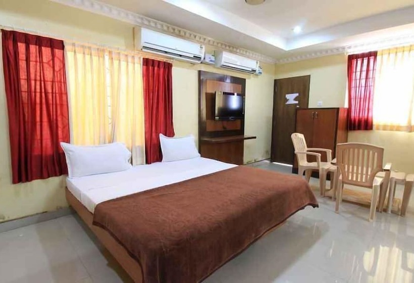 Deluxe Szoba, Megha Residency
