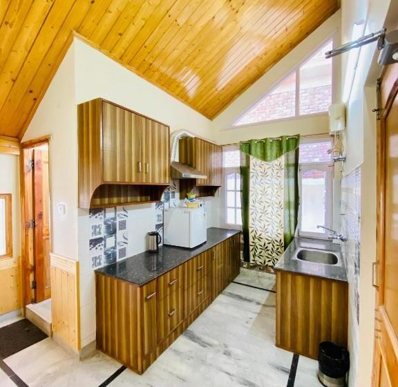 חדר סופריור עם נוף להרים, Sai Cottage Shimla