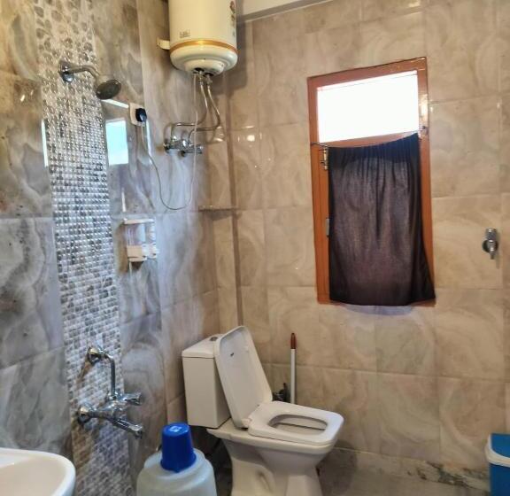 חדר משפחתי נוף להרים, Sai Cottage Shimla