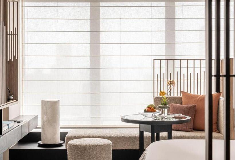 Номер Superior, Four Seasons Hotel Osaka