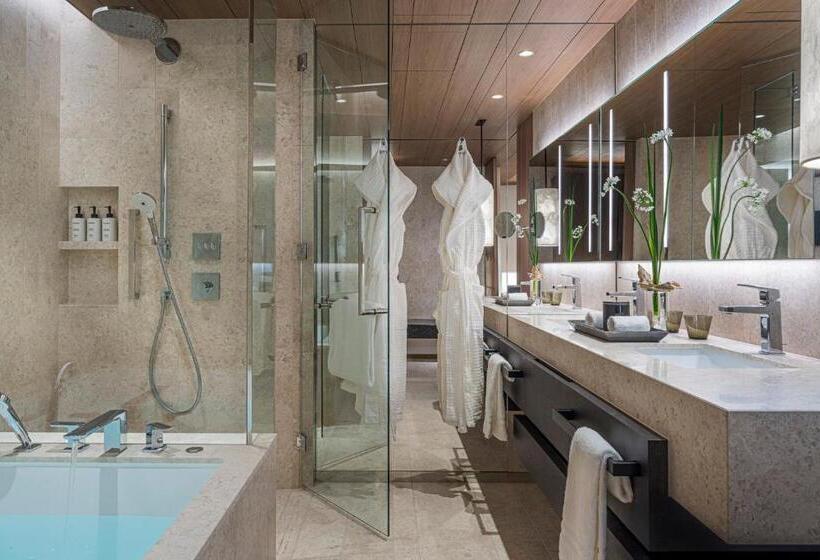 Номер Deluxe Кровать Кинг, Four Seasons Hotel Osaka