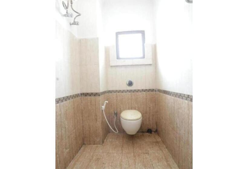 Номер Deluxe Кровать Кинг, Day S Inn Luxury Stay Near Care Hospital In Budget Friendly Price Best Seller