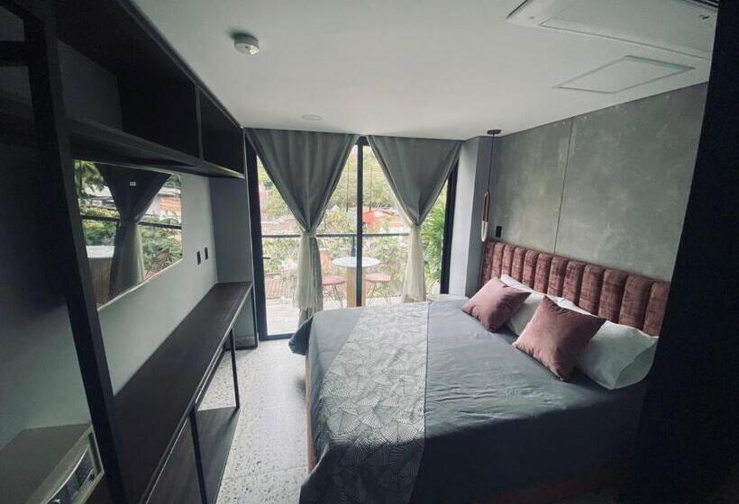 اتاق استاندارد با بالکن, Glow Medellín