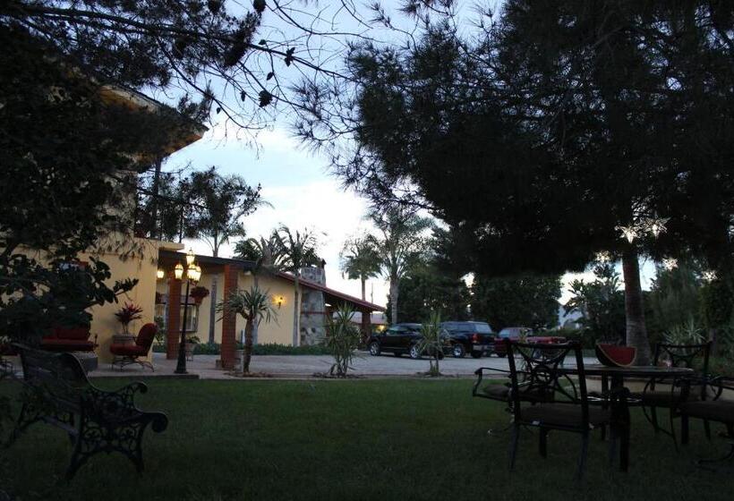 ویلای استاندارد با چشم‌انداز باغ, Rancho El Campanario En La Ruta Del Vino