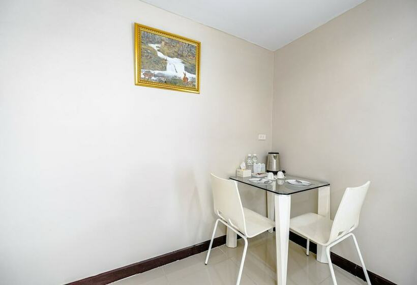 디럭스 스위트, Gold Airport Suites