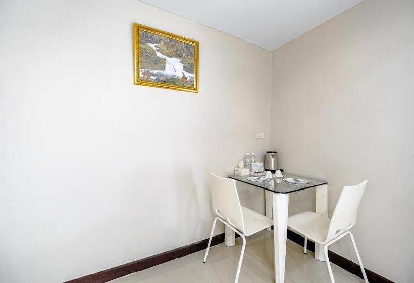 디럭스 스위트, Gold Airport Suites