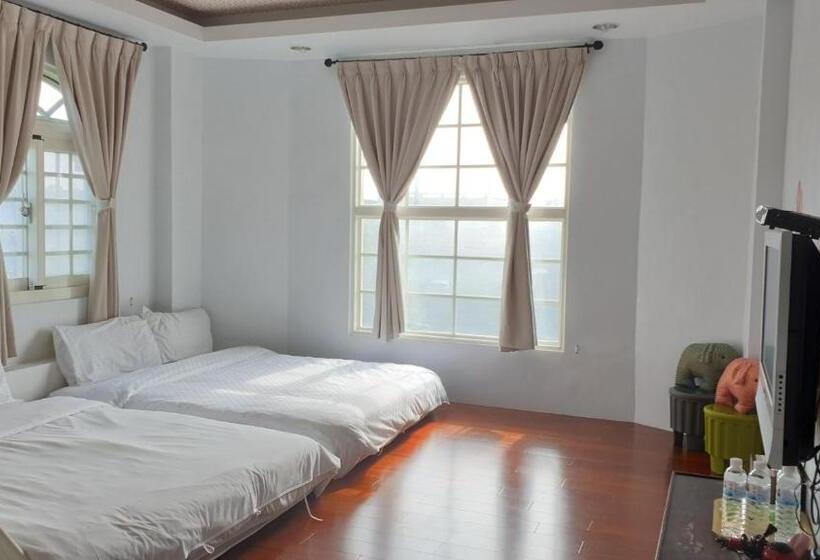 سوییت خانوادگی, Beauty Monroe B&b 可包棟 150吋投影 唱歌 夏日玩水 烤肉 電動麻將