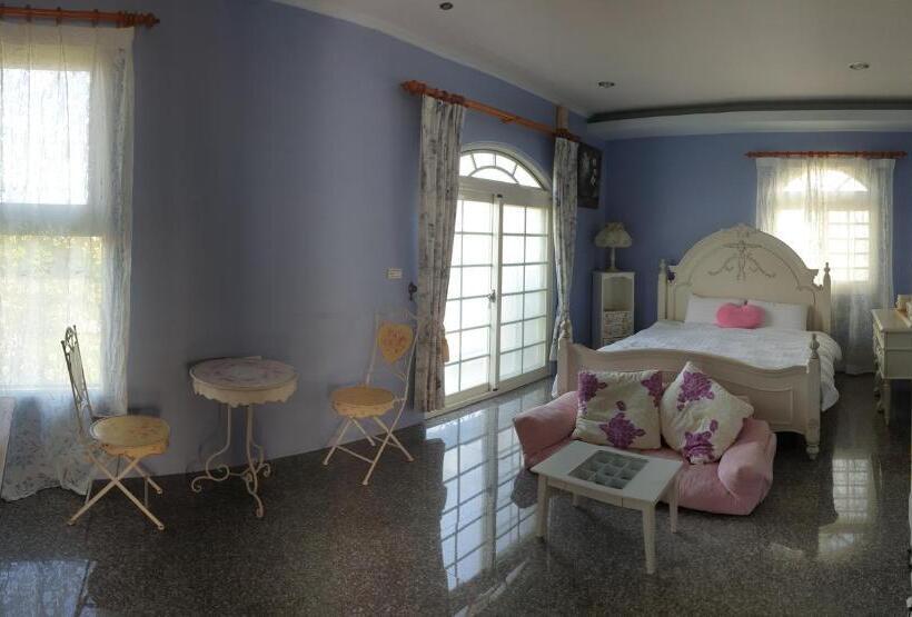 سوییت خانوادگی, Beauty Monroe B&b 可包棟 150吋投影 唱歌 夏日玩水 烤肉 電動麻將