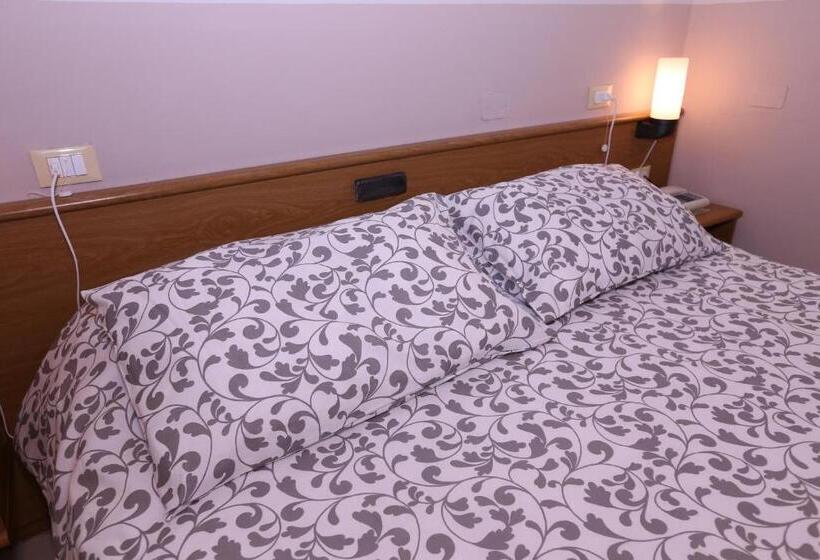Номер Стандарт, Albergo Livorno
