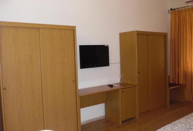 Номер Стандарт Трехместный, Albergo Livorno