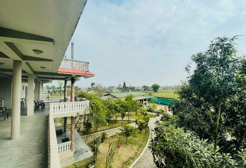 اتاق لوکس با بالکن, Tree Tops
