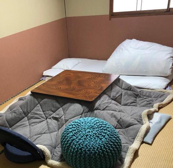 غرفة إقتصادية, Umeoka Ryokan