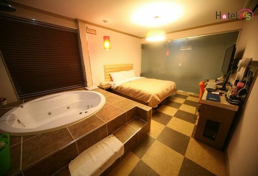 Номер Стандарт, Chuncheon Myeongdong