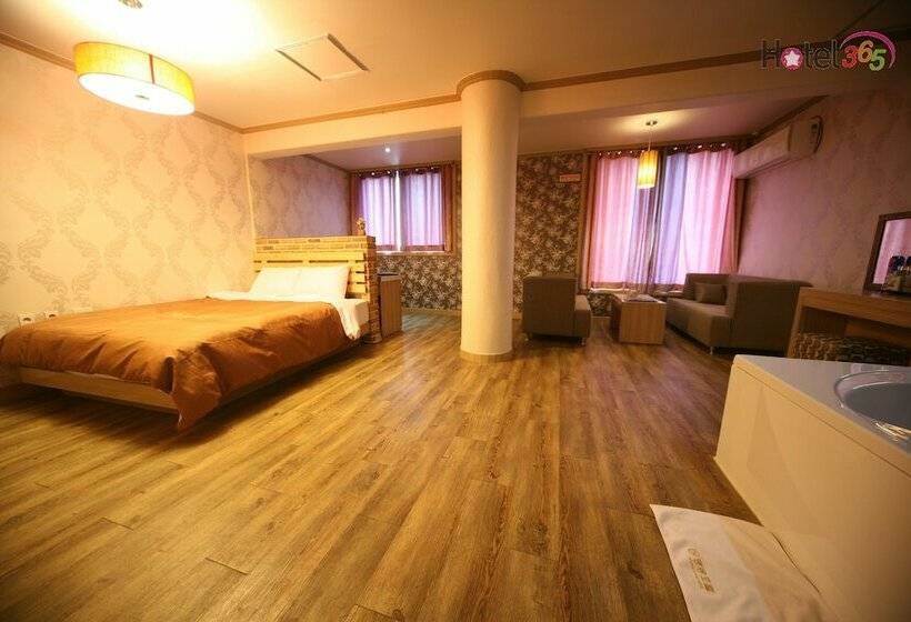 Номер Deluxe, Chuncheon Myeongdong