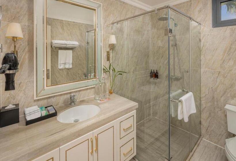 2 Bedroom Deluxe Apartment Sea View, Melia Vinpearl Cua Hoi Beach Resort