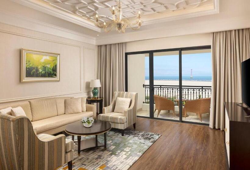 سوییت با چشم‌انداز دریا, Melia Vinpearl Cua Hoi Beach Resort