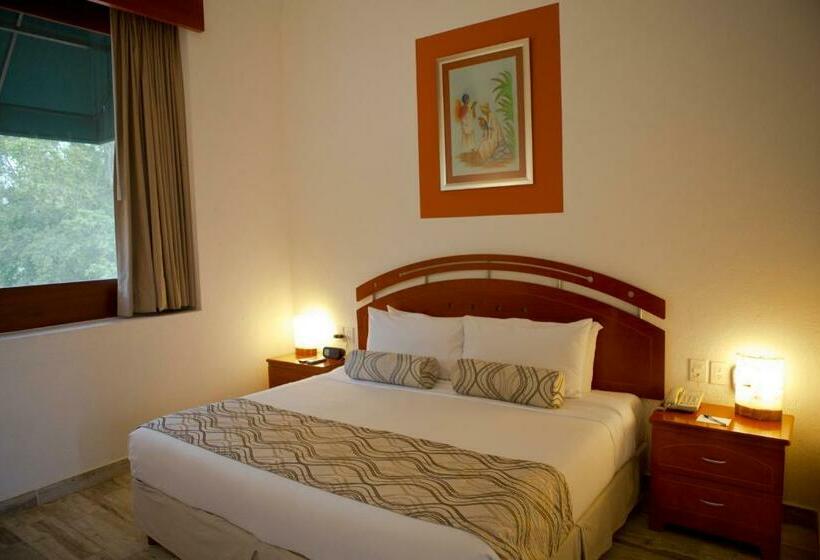 キングサイズベッドのスタンダードルーム, Radisson Hotel Cuernavaca