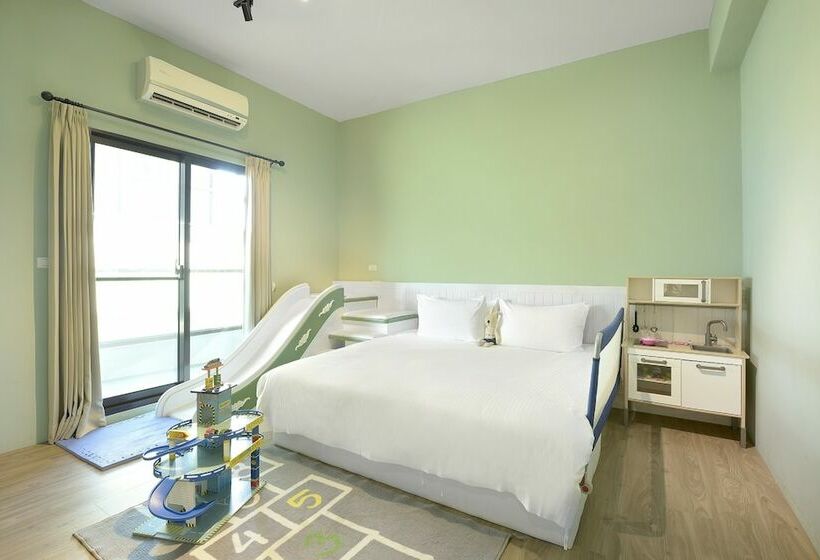 اتاق لوکس, Butterfly Family B&b