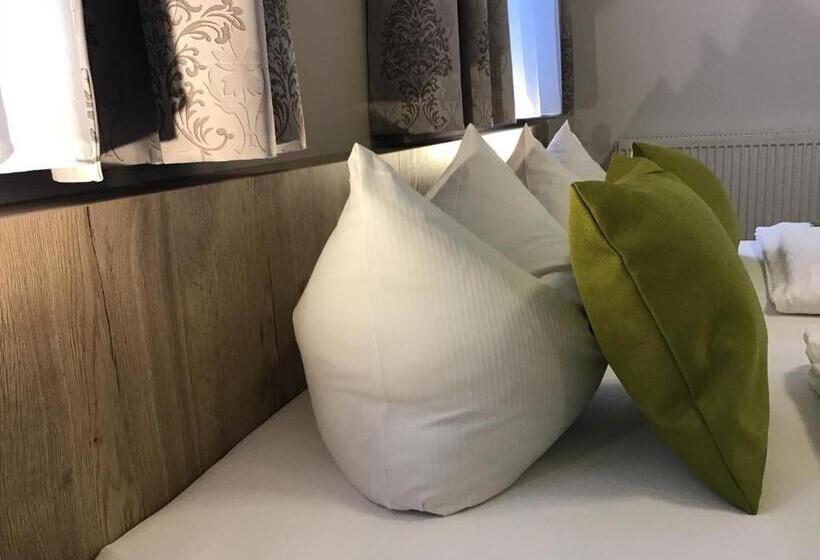 חדר משפחתי, Gasthof Hotel Esterer
