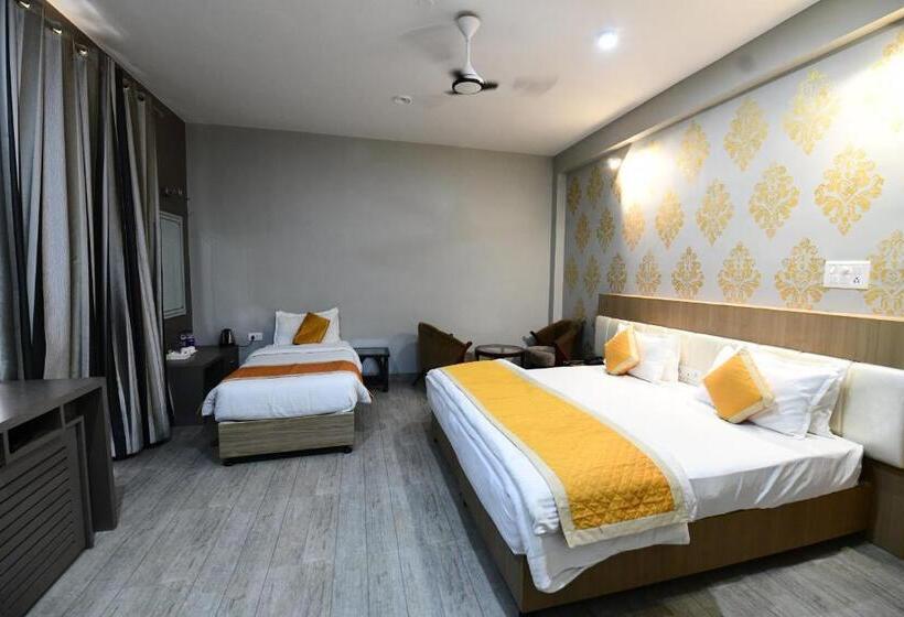 豪华房间, Jataka Inn