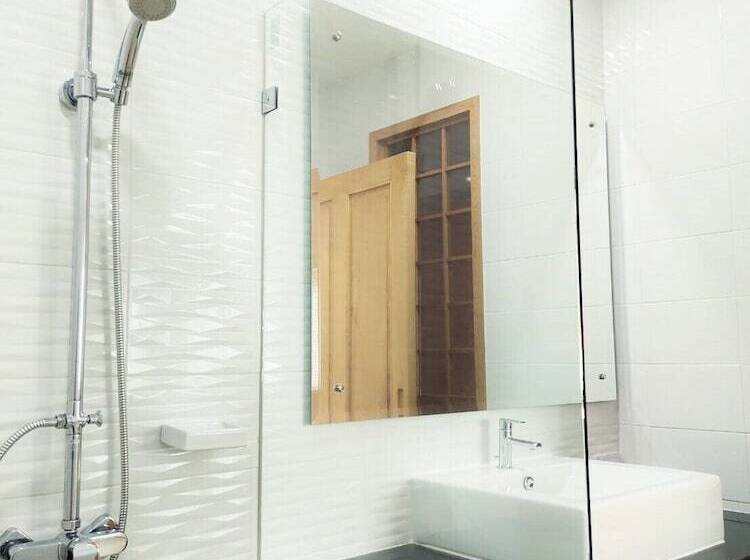 سوییت اجرایی, Hinoki Hotel   Onsen Chiang Mai