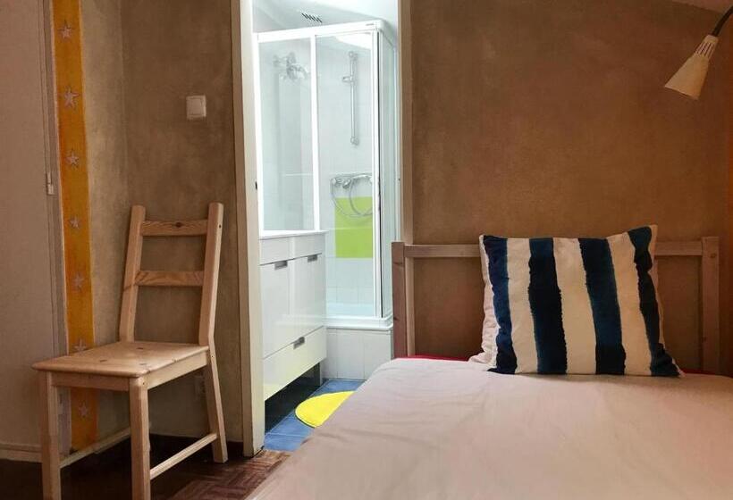 Номер Стандарт, Ericeira Surf Camp