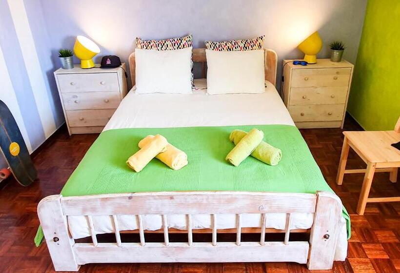기본룸, Ericeira Surf Camp
