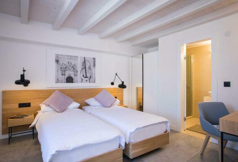 اتاق لوکس با چشم‌انداز دریا, Bova Luxury Rooms